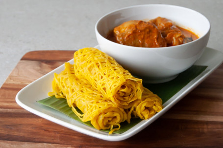 5 Roti Jala With 2 Pieces Curry Chicken