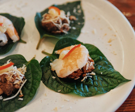 Betel Leaf Parcel Prawn (2)