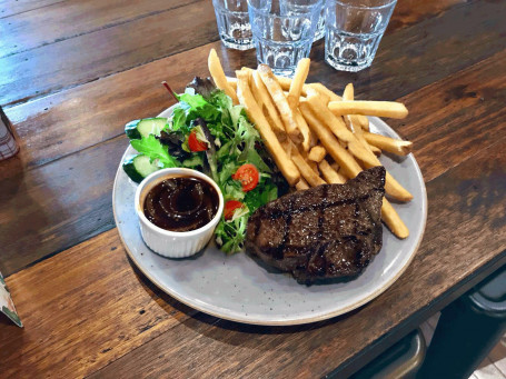 200G Rump Steak With Chips And Salad