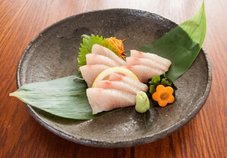 King Fish Sashimi (9 Pieces)