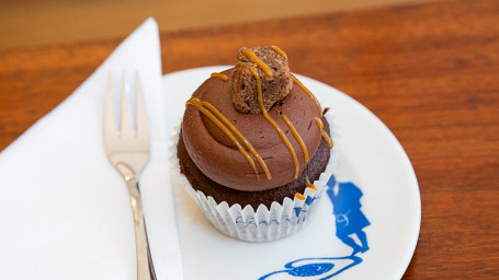 Chocolate Sea Salted Caramel Cupcake (Box Of 6) (G) (S) (E) (Dairy)