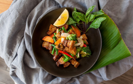 Chilli Basil With Crispy Pork