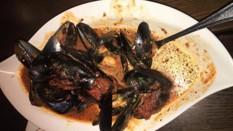 Mussels Fro Diavolo