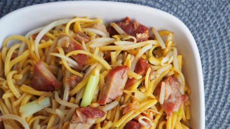 32. Schweinefleisch Lo Mein