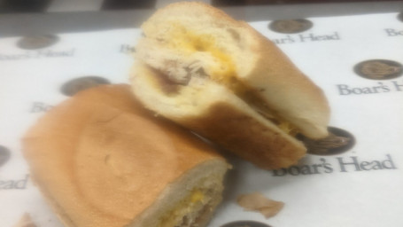 Gegrilltes Hähnchen-Cheddar-Sandwich
