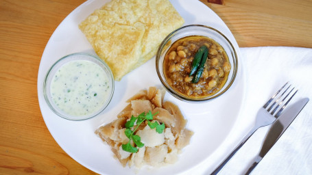 Halwa Puri And Chana