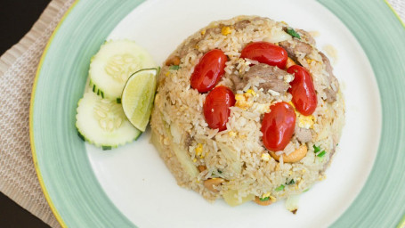 Fr3. Tropical Pineapple Fried Rice