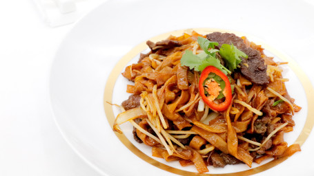 Wok-Fried Beef Flat Noodles