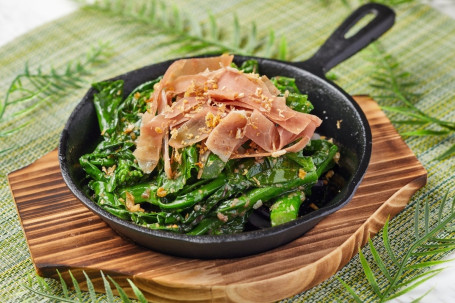 Stir Fry Thai Baby Kale Chǎo Tài Guó Jiè Lán Miáo Bàn Xī Bān Yá Huǒ Tuǐ