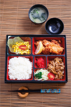 Zhà Jī Kuài Shāo Niú Ròu Biàn Dāng Tào Cān Fried Chicken Fried Beef W/ Onion Bento Set