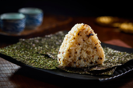 Rì Shì Kūn Bù Fàn Tuán Rice Ball With Preserved Kelp