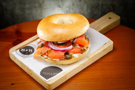 Smoked Salmon Bagel Yān Xūn Sān Wén Yú Bèi Guǒ