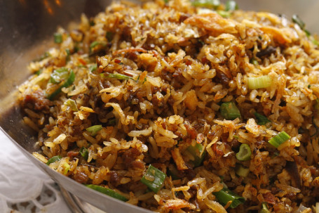 Fried Rice with Mince Pork and Olive Pickle lǎn cài ròu sōng chǎo fàn