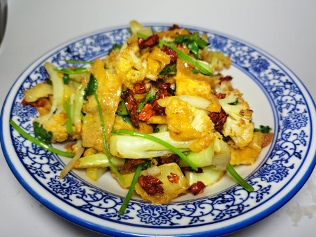 Cài Huā Chǎo Dòu Pí Xiāng Cài Cauliflower With Tofu Skin Parsley