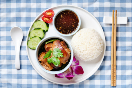 Tài Shì Lǔ Shuǐ Zhū Shǒu Fàn Thai Stew Pork Leg With Rice