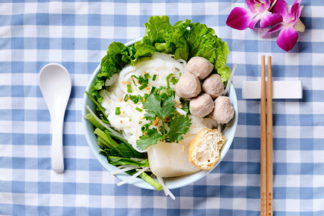 Tài Shì Niú Wán Tāng Fěn Thai Beef Ball With Rice Noodle Soup