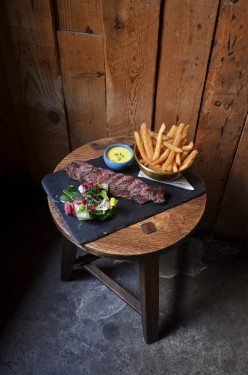 Flap Steak With Béarnaise Sauce And Fries (200G)