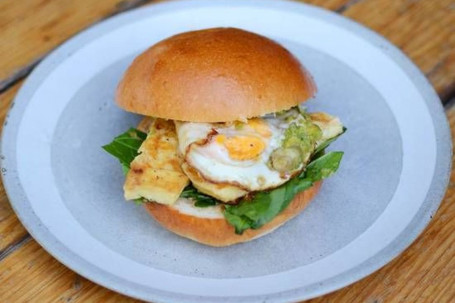 Avo Halloumi Egg Express