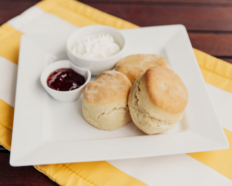 Scones (3 Pieces)