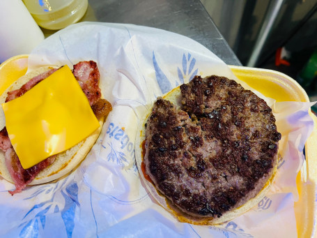6 Oz Aberdeen Gourmet Burger (Bigger Than Your Average 1/4 Pounder)