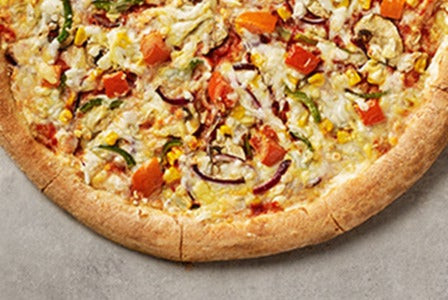 Vegane Gartenparty-Pizza Mit Großem, Authentischem, Dünnem Boden