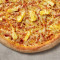 Hawaiianische Pizza Mit Großem, Authentischem, Dünnem Boden