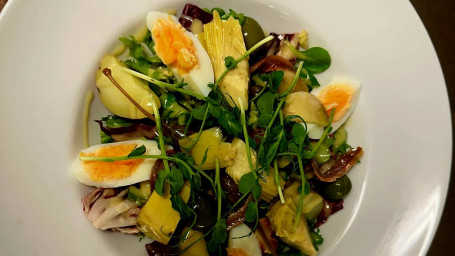 Salade Niçoise De La Gare Avec Artichaut Et Crème D´anchois