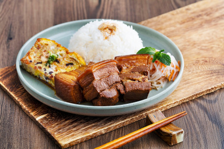 Yē Qīng Shuǐ Màn Zhǔ Kòu Ròu Pèi Mǐ Fàn Coconut Water Braised Pork Belly W/ Steamed Rice