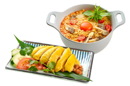 Hainanese Chicken Tom Yum Instant Noodles