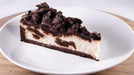 Oreo Cookie Cheesecake, In Scheiben Schneiden