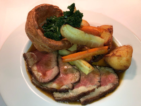 Sunday Roast (Lunch Time Only 12Pm To 3.30Pm) Aged Hereford Sirloin, Yorkshire Pudding, Horseradish Sauce With