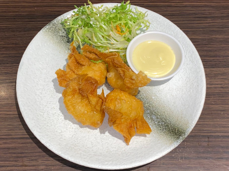 Míng Xiā Jiǎo Deep Fried Prawn Dumplings With Salad Dressing （4）