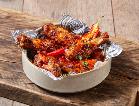 Lieferung Exklusiver Chili Chicken Wings