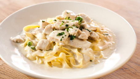 Fettuccine Con Pollo E Piselli