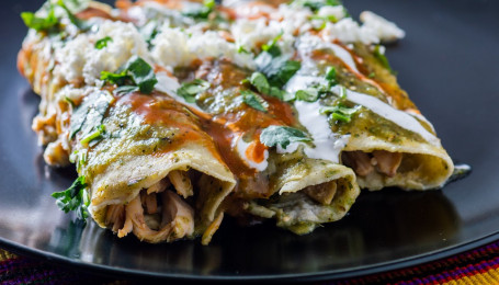 3 Beliebige Enchiladas Mit Reis Und Bohnen