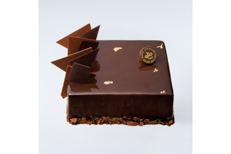 Hēi Mó Fǎ 70% Hēi Zhū Gǔ Lì Dàn Gāo (7Cùn Dark Magic 70% Dark Chocolate Cake (7 Inch