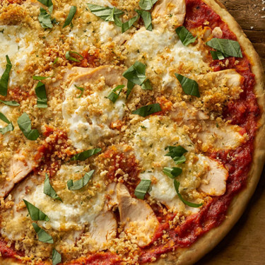 Hähnchen-Parm-Pizza