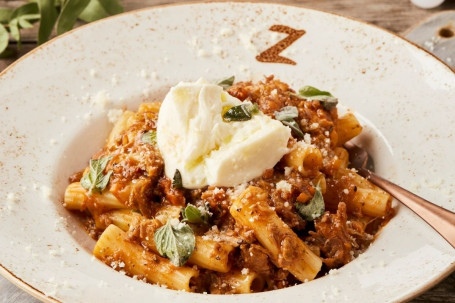 Lamm-Rigatoni Mit Rauchigen Tomaten