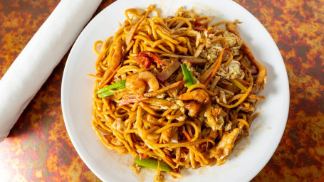 76. House Special Lo Mein