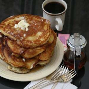 Ein Buttermilch-Pfannkuchen