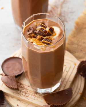 Erdnussbutterbecher-Smoothie