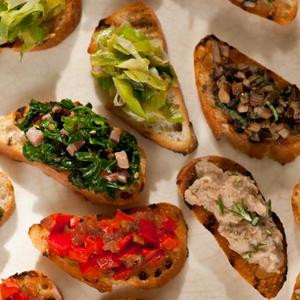 Gemischte Crostini