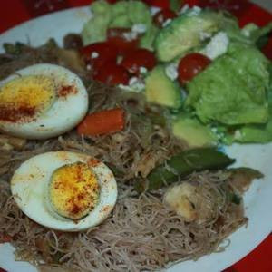 Bratnudeln Mit Fleisch Und Paprika