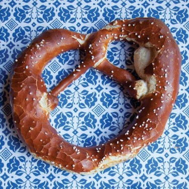 Riesige Bayerische Brezel