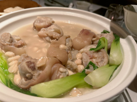 [8325] Peanut Pork Knuckle Soup Zhū Jiǎo Tāng