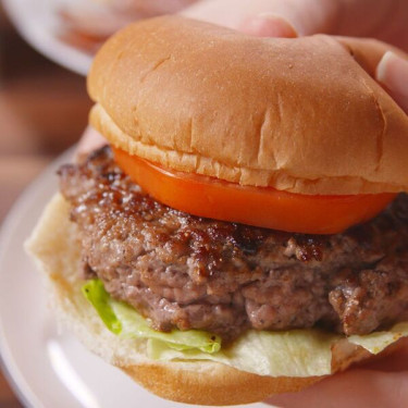 Großer Bacon Cheddar Cheeseburger