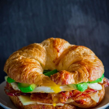 Frühstücks Croissant Sandwich