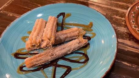 Churro Con Cajeta