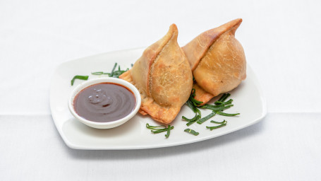 Veg Samosa (2 Pics