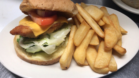 Hamburguesa De Pollo Empanizado Con Queso Y Papa Fritas